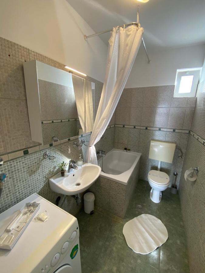Apartmani Lu Biograd Na Moru Kültér fotó