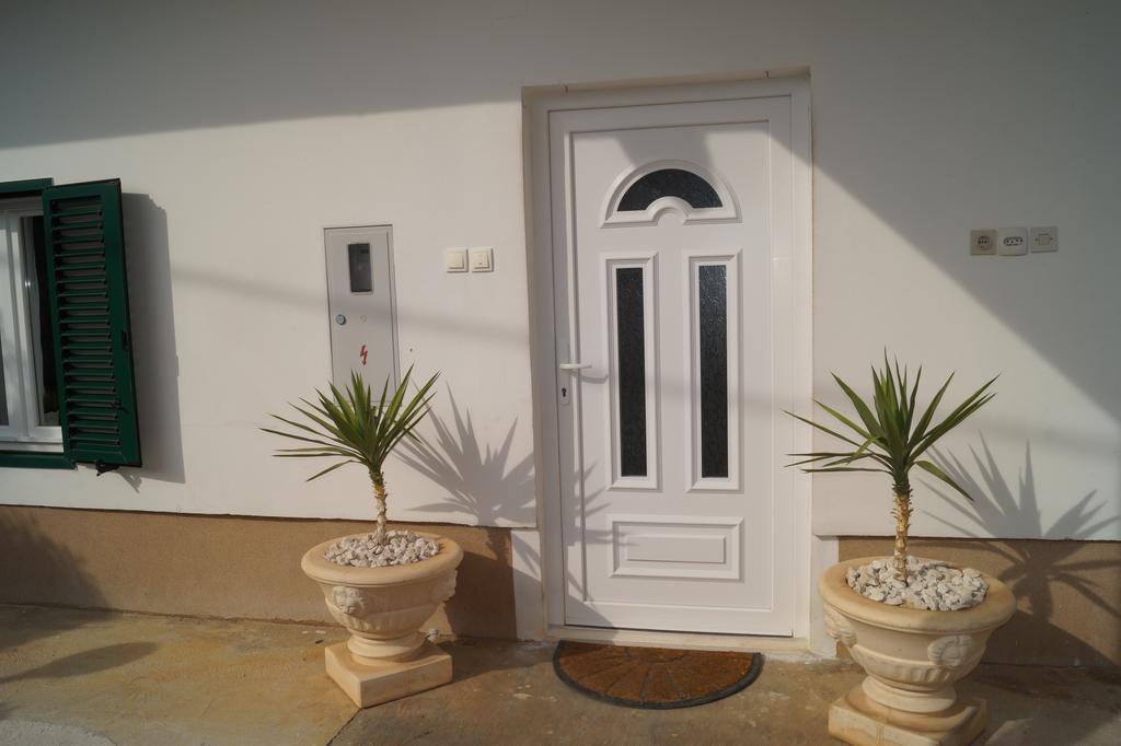 Apartmani Lu Biograd Na Moru Kültér fotó